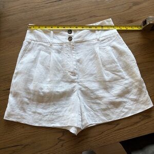 Boden Sz 2 White Linen Pleated Shorts 4 Inch Inseam 4 Pockets